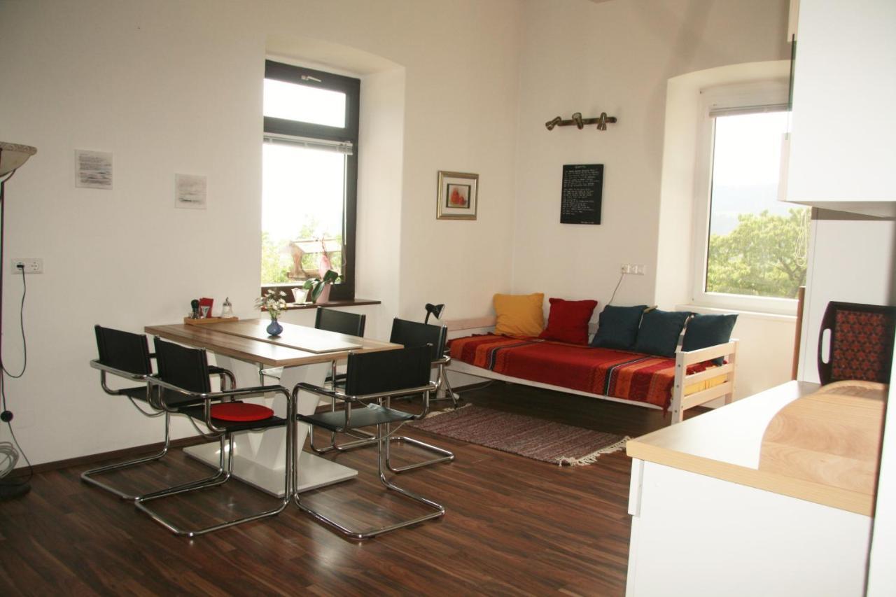 Alte Volksschule - Schual In Gradne Apartment Liebenfels Exterior photo
